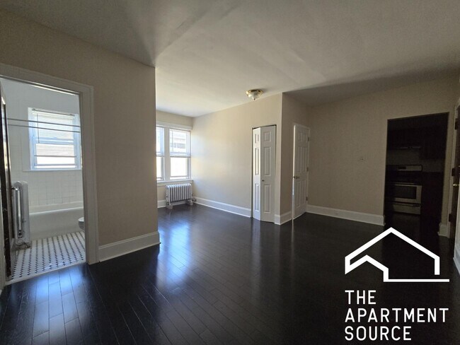 Building Photo - 1333 W Birchwood Ave Unit 304