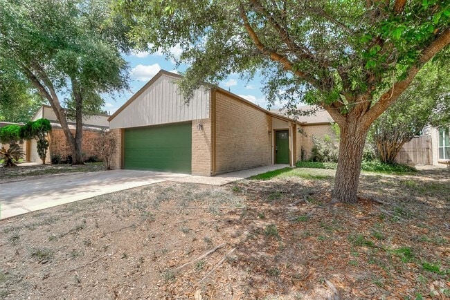 Building Photo - 16026 Bear Hill Dr Rental
