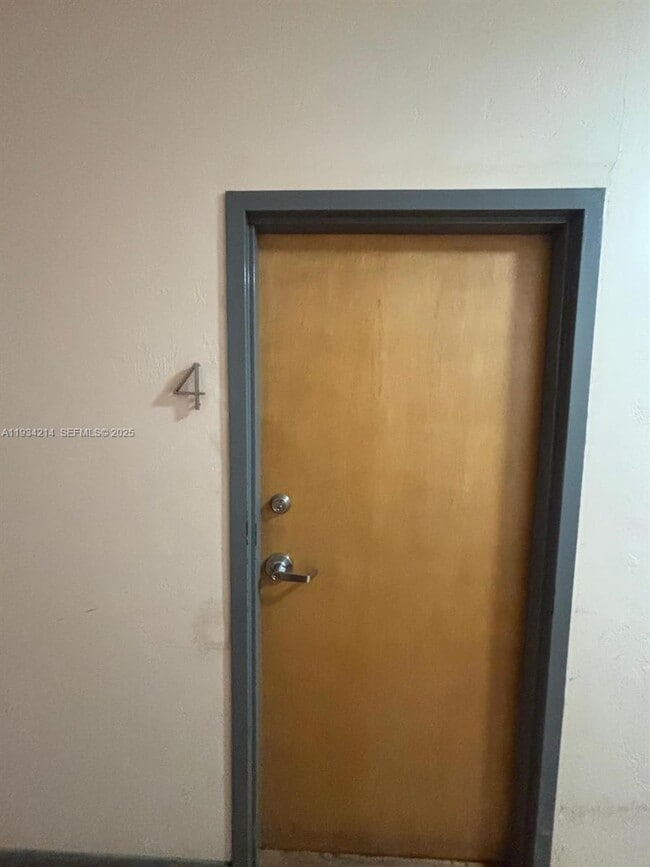 Building Photo - 920 Euclid Ave Unit 4