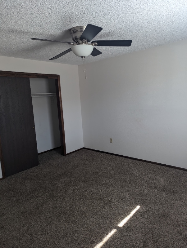 Building Photo - 5421 Eastview St Unit 5421 Rental