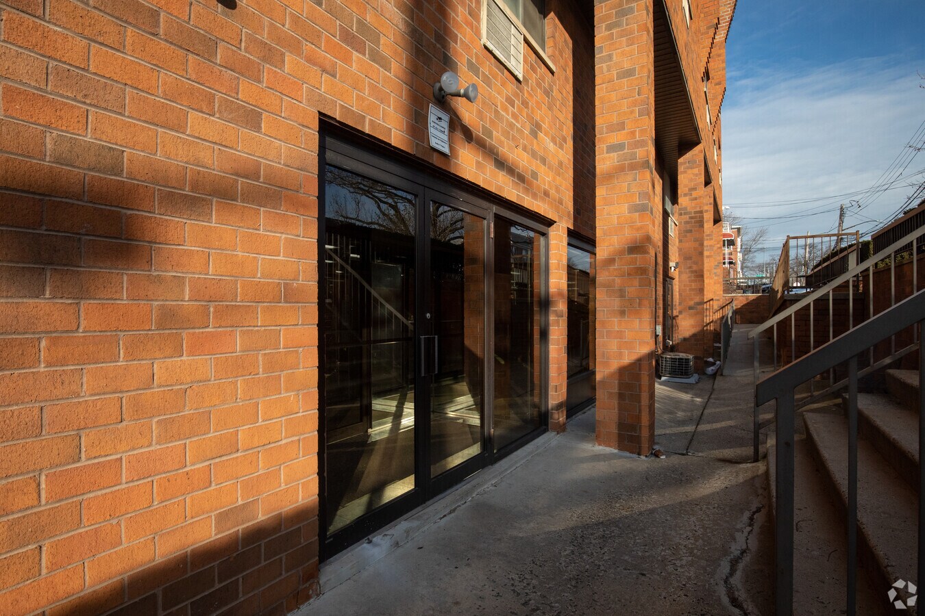 Entrance - 6136 170th St