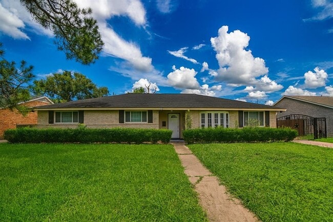 Building Photo - 5951 Beaudry Dr Rental