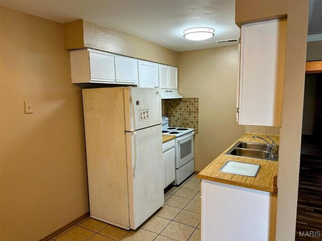 Photo - 101 W 5th St