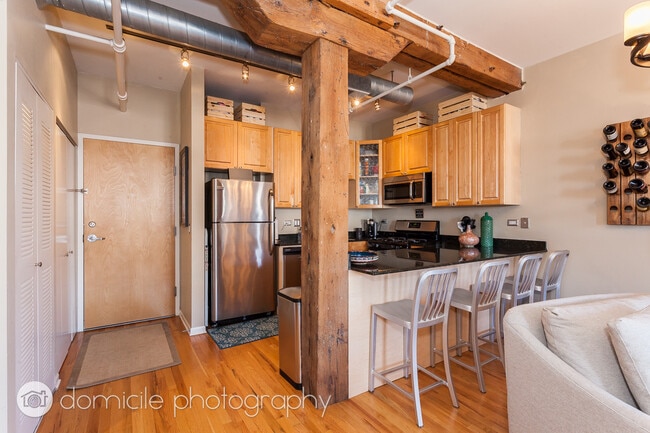 Photo - 1735 W Diversey Pkwy Unidad 315