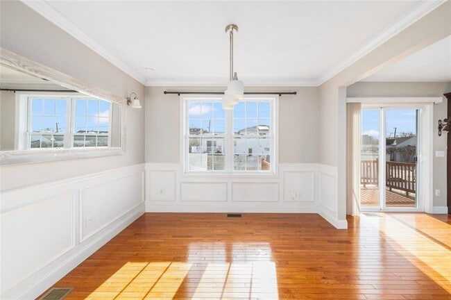 Building Photo - 227 Marshall Ave