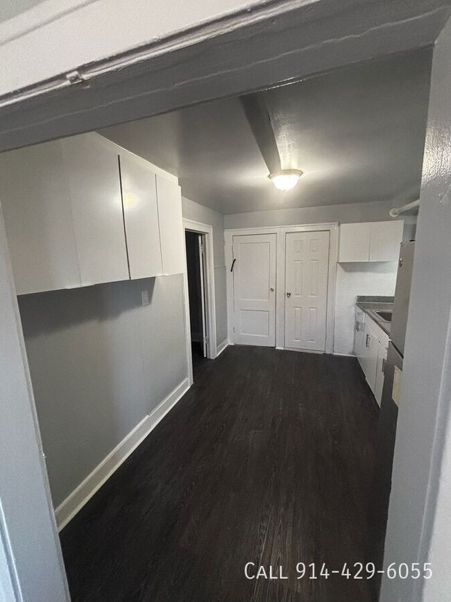 Building Photo - 52 William St Unit 2