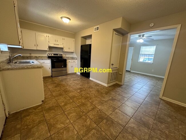 Photo - 1012 W Myrtle St Unit 1012 W Myrtle - A