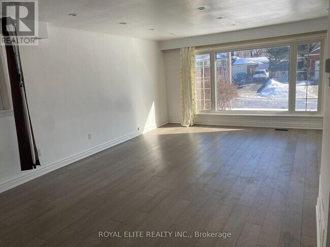 Photo - 20 Shrewsbury Square