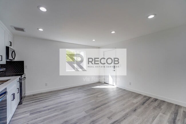 Photo - 3663 Budd St Unidad 3667