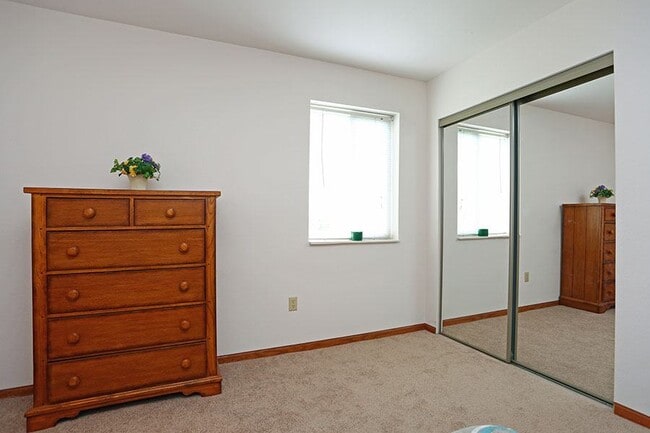 MEADOWVIEW APARTMENTS