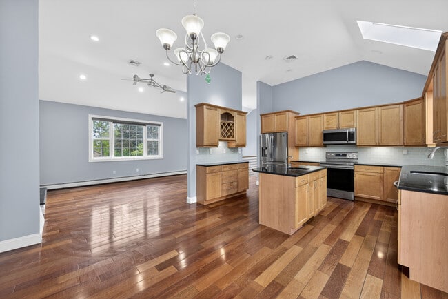 Photo - 19 Hilltop Pl