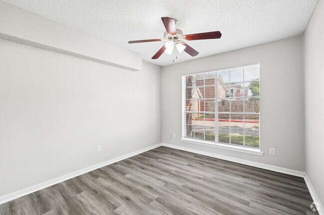 2BR, 1BA - 923SF - Bedroom - Savannah Place