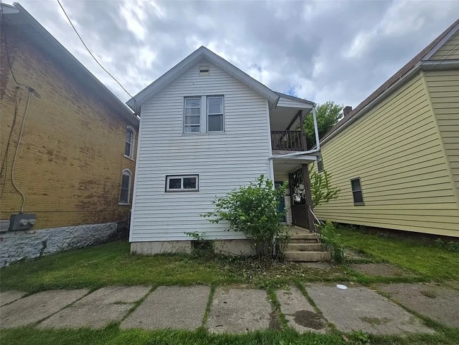 Building Photo - 653 W 17th St Unit #2