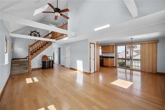 Photo - 98 Hobson Ave