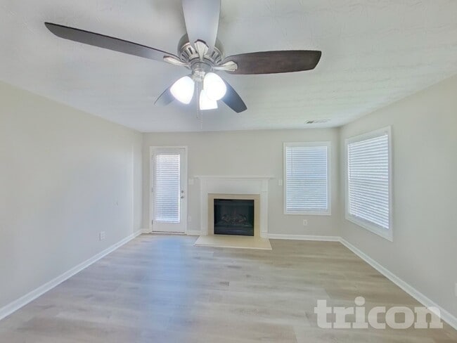 Photo - 305 Little Creek Rd SE