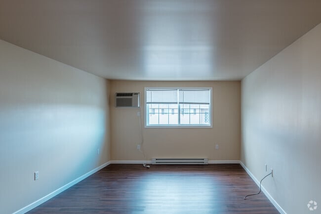 2BR, 1BA - 730SF - Living Room