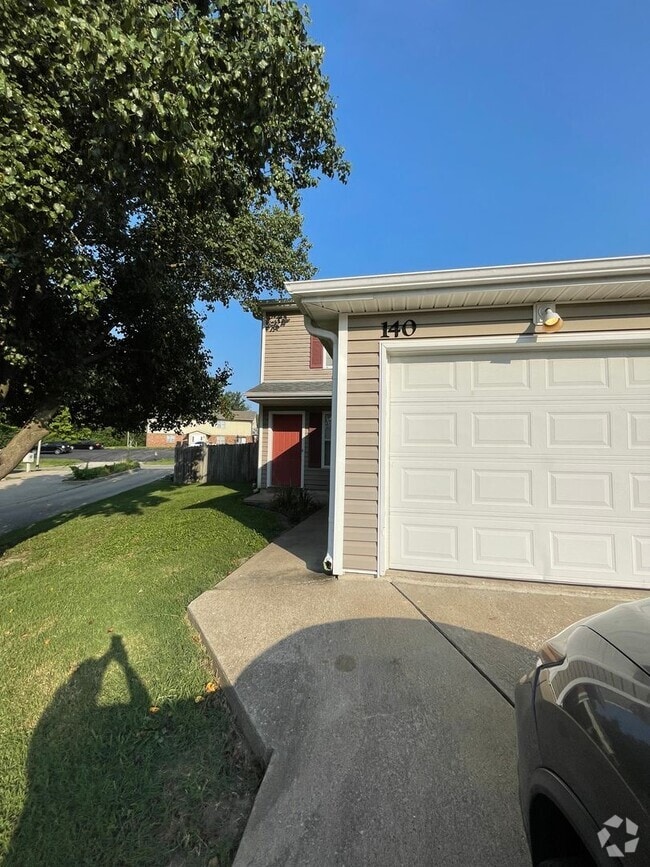 Building Photo - 102-104 Albany Dr. Unit 104 Albany Dr. Rental