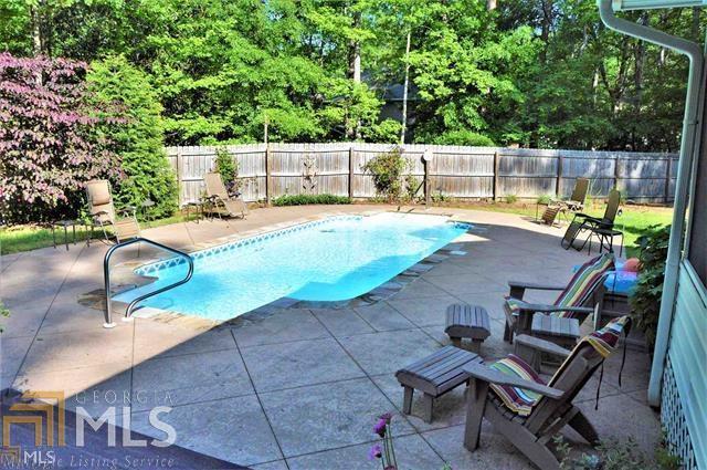 Photo - 100 Lake Point Dr