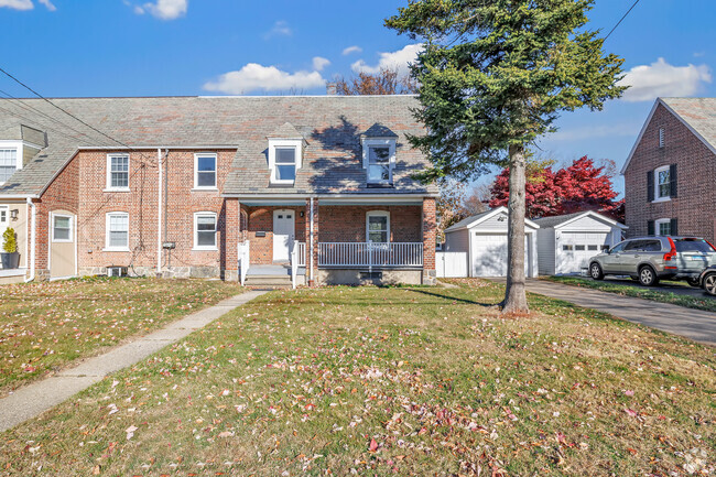 Building Photo - 66 Roanoke Ave Rental