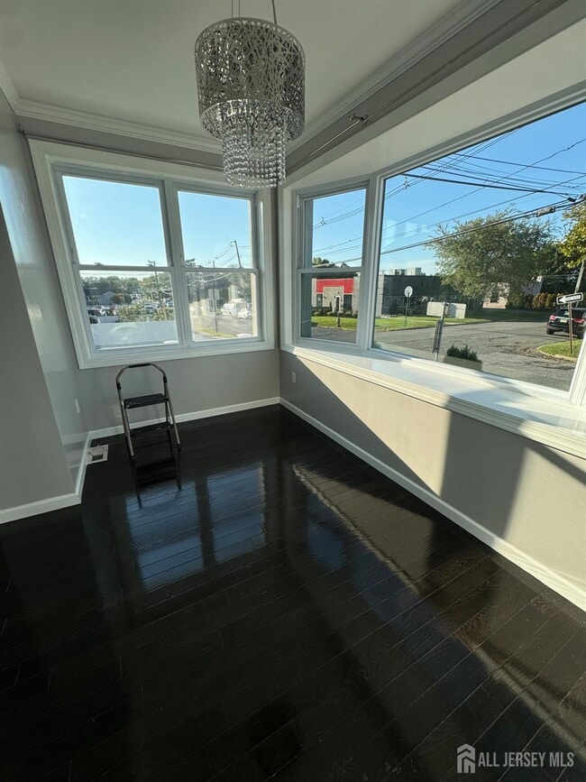 Photo - 537 Harding Ave