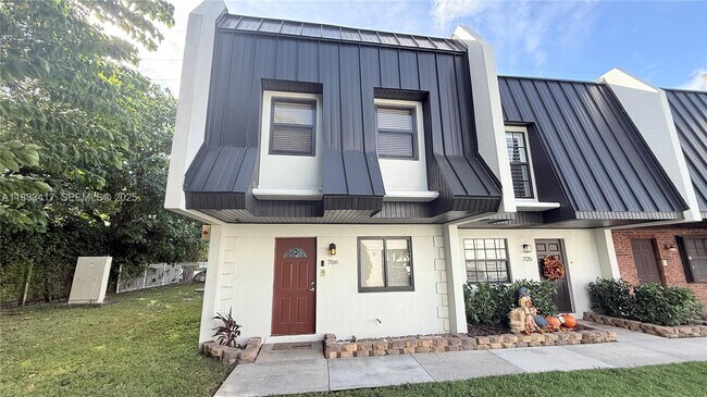 Photo - 6667 Miller Dr