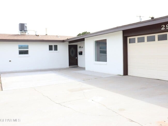 Building Photo - Beautiful 3 bed/2 baths and more for RENT