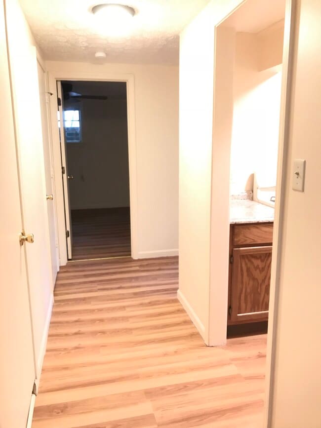 Entrance - 310 Romany Rd Unit 305