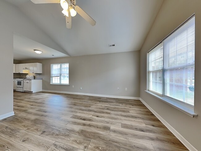 Photo - 1303 Braveheart Ln