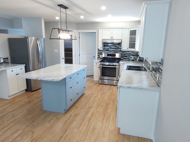 Building Photo - 801-801 20th St NE Unit 1