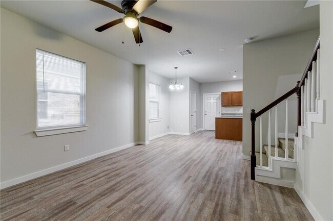 Photo - 906 Quartz Ct