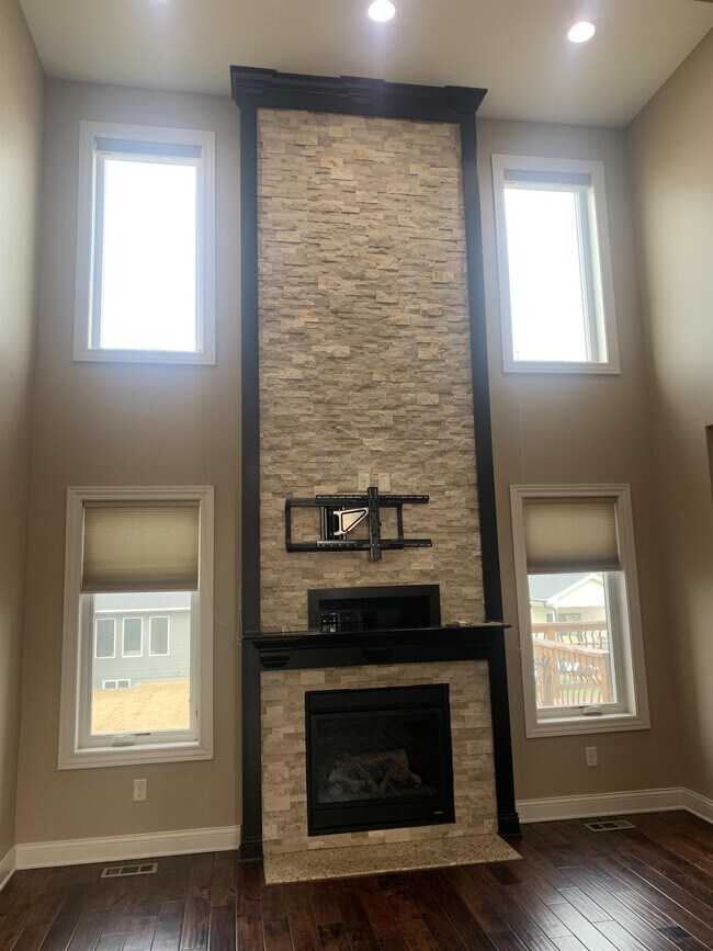 Photo - 16627 Dellwood Dr