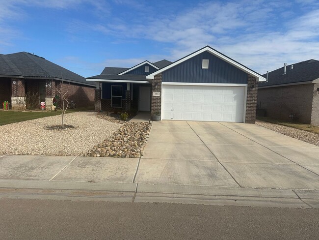 Building Photo - 3/2 located in Upland Crossing, Available December!