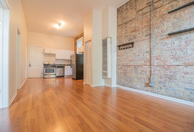 Photo - 1475 W Huron St Unit 1R