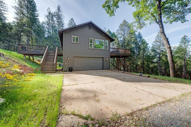 Photo - Updated Georgetown Home on 5 Acres with Huge Deck!