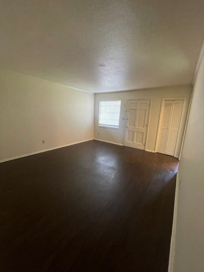 Photo - Perfect One Bedroom by Silas Creek