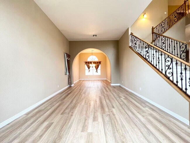 Photo - 2105 Eaglepath Cir