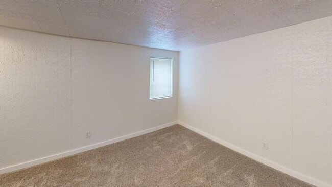 Photo - 630 3rd Ave SE