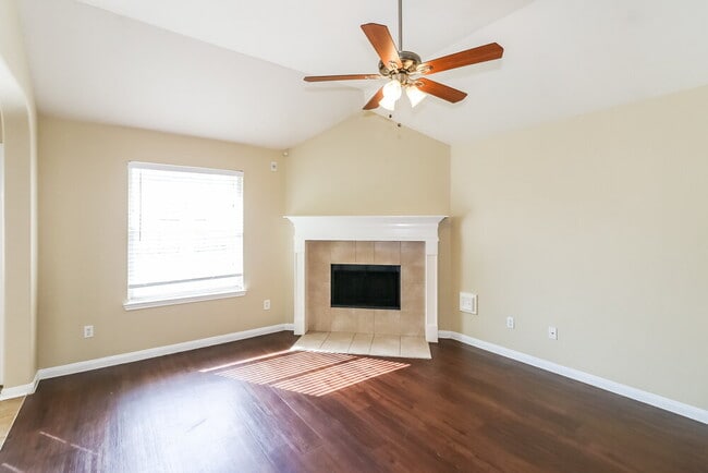 Photo - 5203 Lost Cove Ln