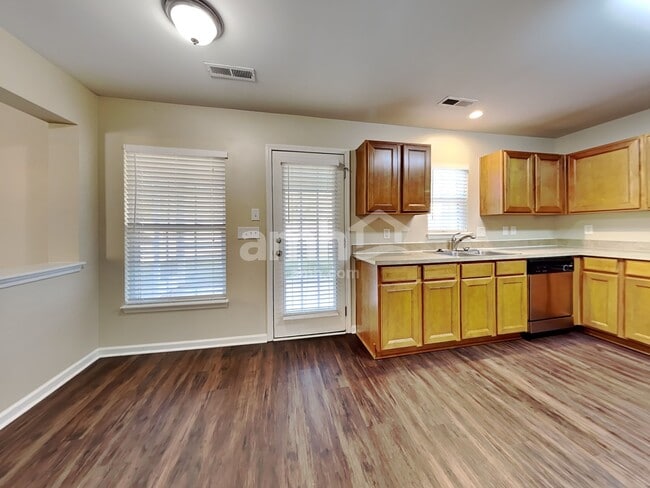Photo - 213 Pine Hall Dr