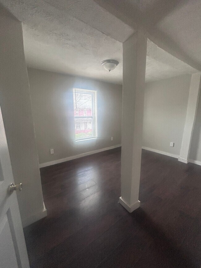 Photo - 2163 E 84th St Unidad 3