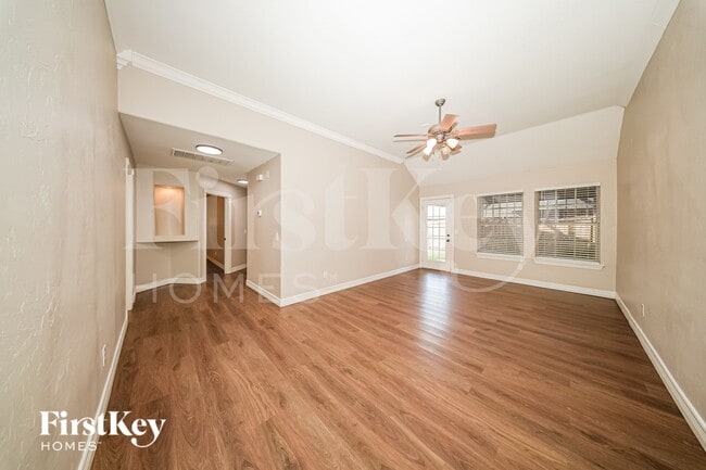 Photo - 17205 Vitoria Dr