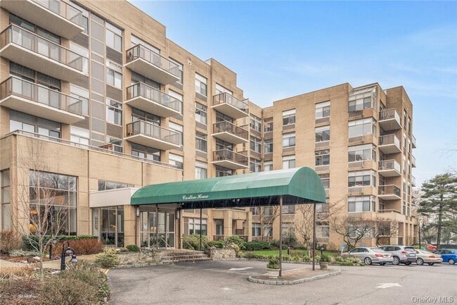 Building Photo - 35 N Chatsworth Ave Unit 3V