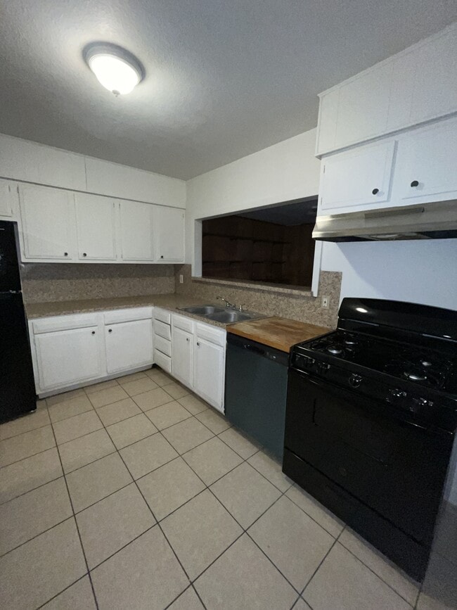 Photo - 12 Putnam Ave