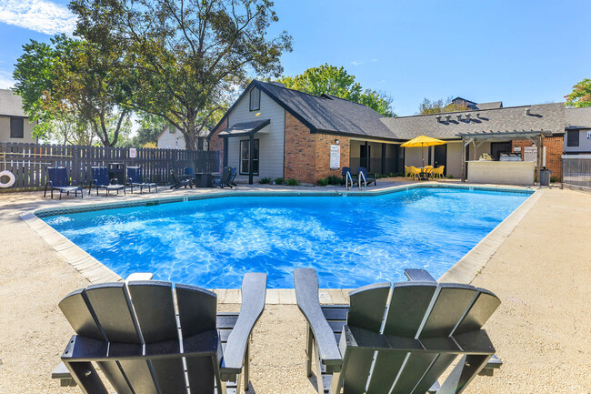 The Ellington - The Ellington Apartments