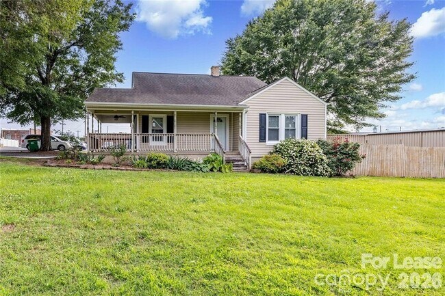 Photo - 123 E 2nd St