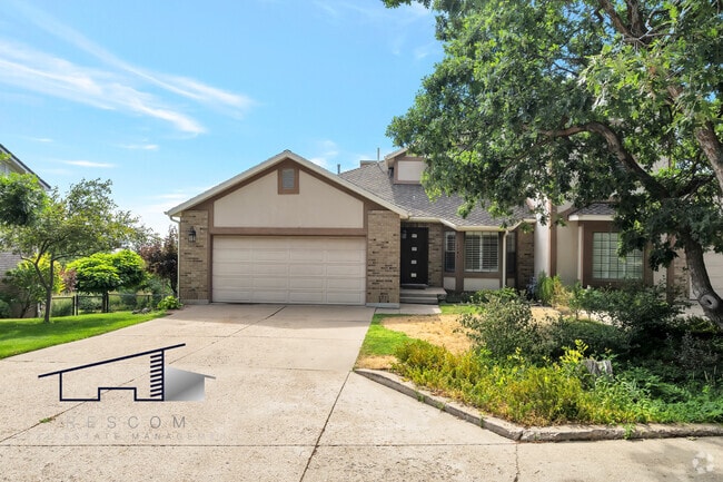 Building Photo - 5091 Ridgedale Dr Rental