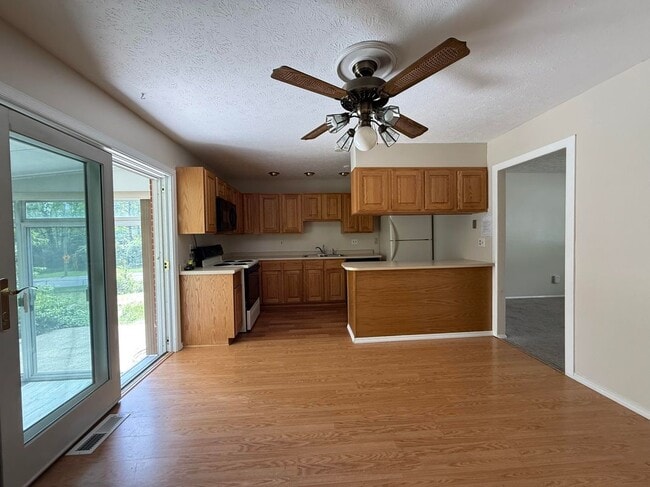 Photo - 9358 Bluegate Dr