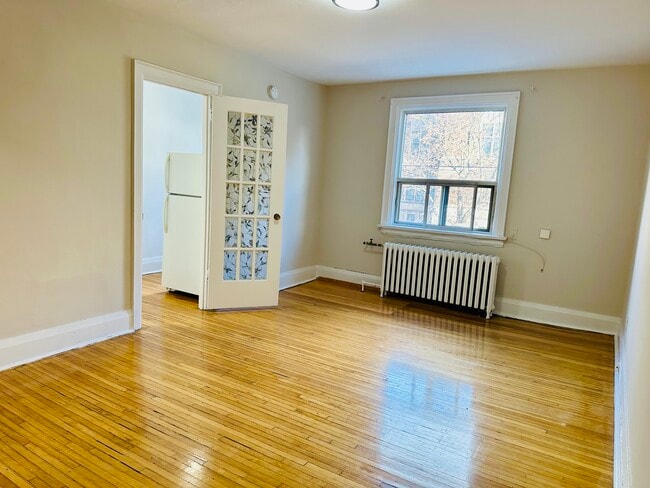 Building Photo - 1 Bedroom Apartment to rent Unit 405