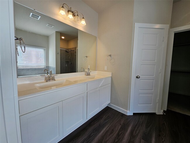 Building Photo - 22039 Juniper Crossing Dr Rental