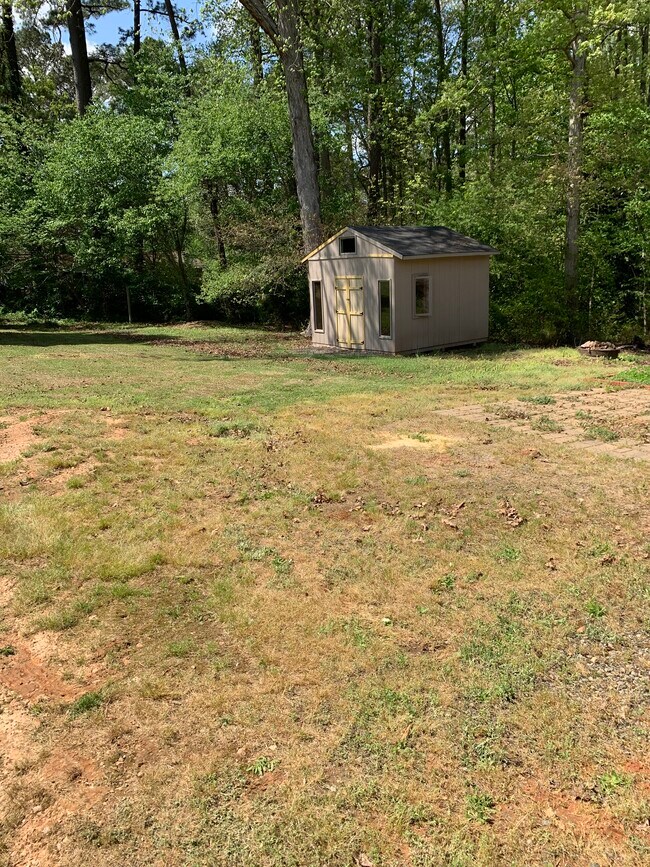 Photo - 207 McLeod Dr